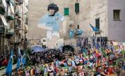 El kiosquito de Claudia: Villafañe viaja en grupo a Italia para recorrer los pasos del Diez