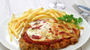 ¡Mejor que en Italia! Prepara esta fabulosa milanesa napolitana como un gran chef: la receta es sencilla y con pocos ingredientes