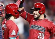 (VIDEO) Venezolano Eugenio Suárez se convierte en líder absoluto de cuadrangulares en la Liga Nacional