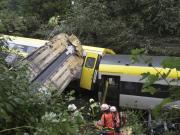 Descarriló un tren de pasajeros en Alemania: hay varios muertos y heridos