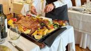 Ahorrá unos pesos y no te pierdas comer un cochinillo entero en este bodegón