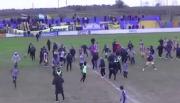 VIDEO. Agredieron a Luis Ventura en un partido de Victoriano Arenas