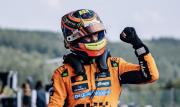 Oscar Piastri lideró el apabullante 1-2 de McLaren. Franco Colapinto terminó en el puesto 19