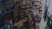 Indignación: ante la cámara, volvieron a robar un comercio en plena Leloir