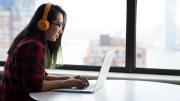 ¿Sirve estudiar con música de fondo? Esto es lo que define la psicología