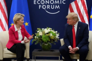 EEUU y Unión Europea logran acuerdo que incluye aranceles de 15%