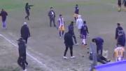 Dura agresión a Luis Ventura en un partido de Victoriano Arenas: qué se sabe de su estado de salud