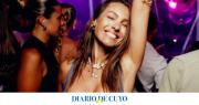 Pampita y Zaira Nara en Ibiza: salida de solteras y cerca de un galán