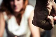 Si no estás conmigo, te voy a matar con mis propias manos: regresó ebrio a la casa de su ex y la amenazó
