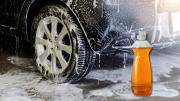 Por qué no se debe lavar el auto con detergente para platos