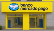 Mercado Pago vende dólares oficiales y actúa como banco sin ventanillas pese a estar registrado como fintech