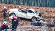 Se bajó del auto cuando vio un accidente en la ruta y su actitud indignó a todos