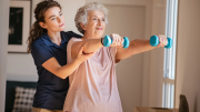 Recomendado para adultos mayores: los tres ejercicios claves para mantenerse activo
