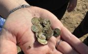 Hacían senderismo y encontraron un tesoro histórico en oro