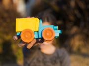 Qué revela la psicología sobre los adultos que aún tienen sus juguetes de la infancia