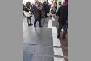 Changarín se descompensó y cayó en la vereda del mercado Armonía