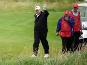 Filmaron a Donald Trump haciendo trampa en un campo de golf de Escocia