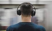 ¿Por qué necesitás tener siempre ruido de fondo? La explicación psicológica
