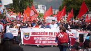 Ecuador: Unión Nacional de Educadores anuncia movilizaciones para el 7 y 16 de agosto contra los despidos