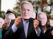 Colombia: el histórico fallo contra Álvaro Uribe hace mella en una popularidad a prueba de balas