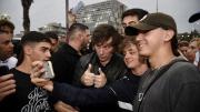 Por octavo mes consecutivo, los jóvenes son el grupo que más respalda a Milei