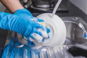 La ANMAT prohíbe la venta de un detergente: hubo denuncias por quemaduras