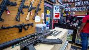 El gobierno de Florida lanza plan para comprar armas sin impuestos