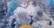 Un equipo médico siguió operando en medio del terremoto de Rusia y le salvó la vida a un hombre