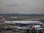 Cierran el espacio aéreo de Londres por una falla técnica: todos los aviones varados en tierra