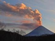 ¿Por qué el volcán Klyuchevskaya de Rusia entró en erupción?