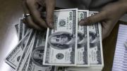 El dólar oficial subió $25, cerró en $1.325 y quedó de nuevo arriba del blue