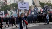 Violencia en la marcha de jubilados: disturbios, heridos y tres detenidos
