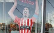 El kiosco más Pincharrata del mundo: con estatua de Verón incluída, un templo a Estudiantes