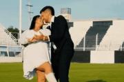 Amor a lo blanco y negro: el utilero del Ferro anunció su casamiento desde el círculo central del Terrera