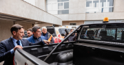 Orrego entregó 6 nuevas movilidades para fortalecer el control minero y ambiental en San Juan