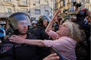 Represión en marcha de jubilados deja varios heridos y detenidos en Argentina
