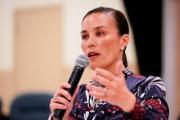 Una mujer de NY se declara culpable de estafar a inversores y canalizar dinero a campaña de Trump
