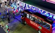 El moderno terminal interurbano de Caracas tiene botones de pánico e internet