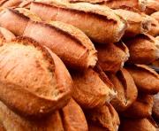 Panificadores cumplen un paro de 48 horas y advierten con subir el precio del pan a Bs 1 si no hay soluciones hasta el sábado