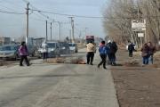 Se levantó el corte en Ruta 65 y vecinos prenden neumáticos en reclamo frente al municipio de Allen