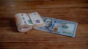 El peso argentino registra el peor mes desde la devaluación de Milei en 2023