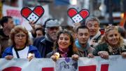 Trabajadores del Garrahan concretaron una “Caminata de las Velas” al Obelisco
