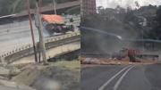 EN VIDEO: El peligroso vuelco de un camión cargado de arena en plena bajada de Tazón, generó colapso vial