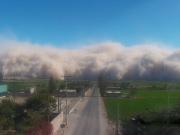 Perú, envuelto en una tormenta de arena inesperada: vientos furiosos, nubes de polvo, corte de rutas y suspensión del turismo