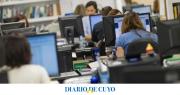 El Gobierno definió aumentos escalonados y sumas fijas extraordinarias para empleados públicos