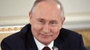 Vladimir Putin aprobó una ley que multa a quienes busquen contenido “extremista” en Internet