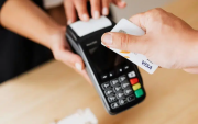 Uso de tarjetas contactless en Venezuela: Llaman a que sea el usuario quien las manipule