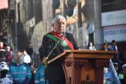 Arias pide “no rasgarse las vestiduras” por el doble feriado del Bicentenario: “Mueve la economía naranja”