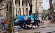 VIDEO. Son rastreros: casi linchan a dos delincuentes en pleno centro platense