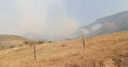 “El fuego está descontrolado”, dice viceministro sobre incendio en la serranía del Sama